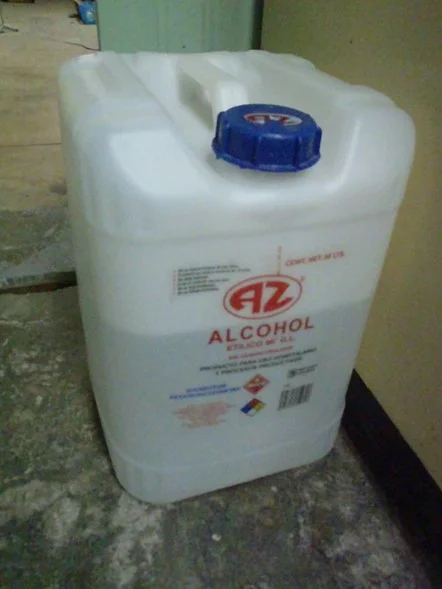 REALIZAMOS EL MONITOREO DE CONTAMINANTES DEL MEDIO AMBIENTE LABORAL - 55 3430 0692 - www.inspeccion.com.mx BIDÓN DE ALCOHOL, MATERIA PRIMA A SER LIBERADA EN EL AMBIENTE